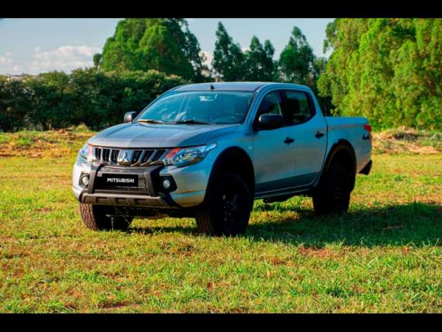 Mitsubishi L200 Triton 2.4 16V TURBO DIESEL OUTDOOR GLS CD 4X4 AUTOMÁTICO