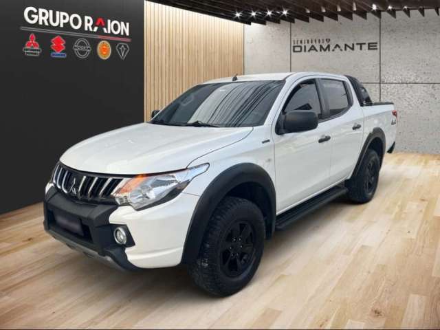 Mitsubishi L200 TRITON 2.4 16V TURBO DIESEL OUTDOOR GLS CD 4X4 AUTOMÁTICO