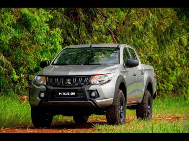 Mitsubishi L200 TRITON 2.4 16V TURBO DIESEL OUTDOOR GLX CD 4X4 MANUAL