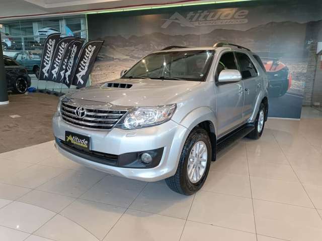 Toyota Hilux SW4 I/  SRV4X4 - Prata - 2014/2015