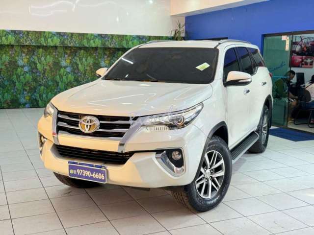 TOYOTA HILUX SW4