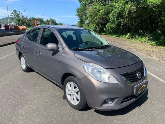 Versa 1.6 SL 2014