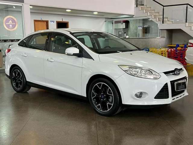 FORD FOCUS SEDAN TITANIUM 2.0 POWERSHIFT AUT. 2015