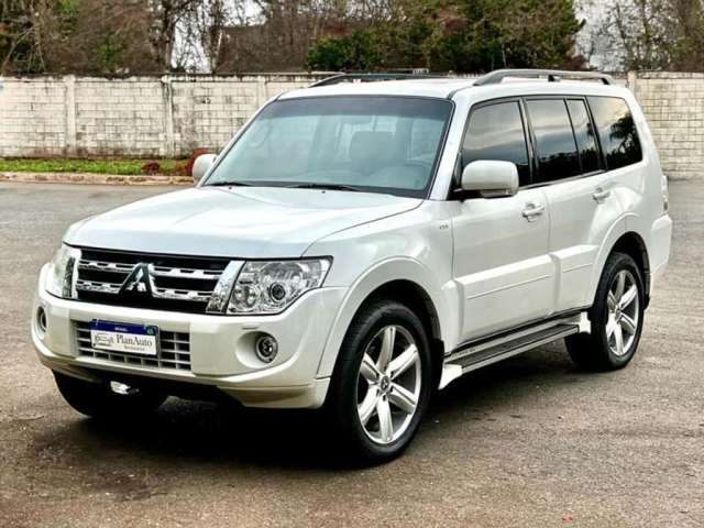 Mitsubishi Pajero Io I/MMC  HPE 3.2 D - Branca - 2012/2013