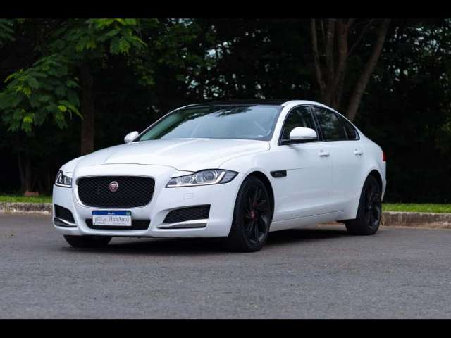 Jaguar XF /  2.0T PRESTIG - Branca - 2017/2017