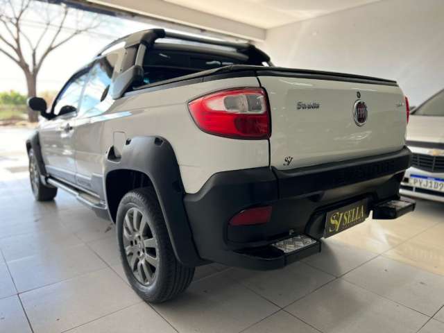 Fiat Strada Adventure 1.8  3 Portas