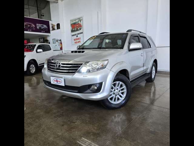 TOYOTA HILUX SW4 3.0 SRV 4X4 7 LUGARES 16V TURBO INTERCOOLER DIESEL 4P AUTOMÁTICO