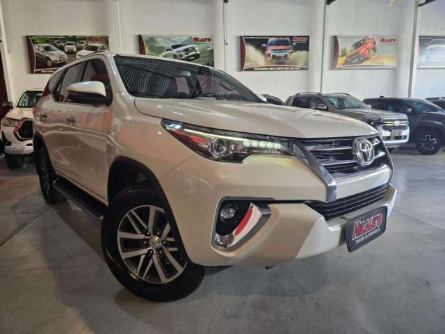 TOYOTA HILUX SW4