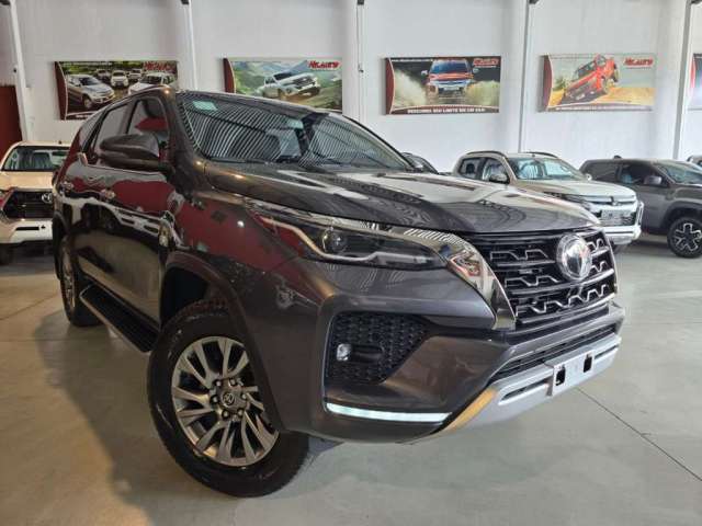 TOYOTA HILUX SW4