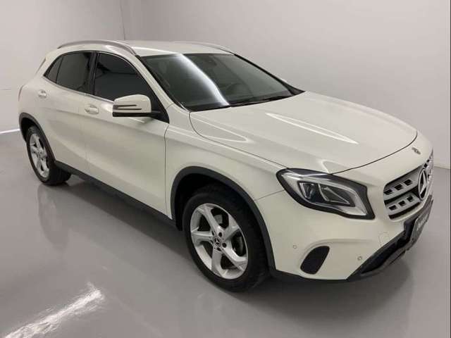 Mercedes-Benz GLA 200 1.6 CGI FLEX ADVANCE 7G-DCT