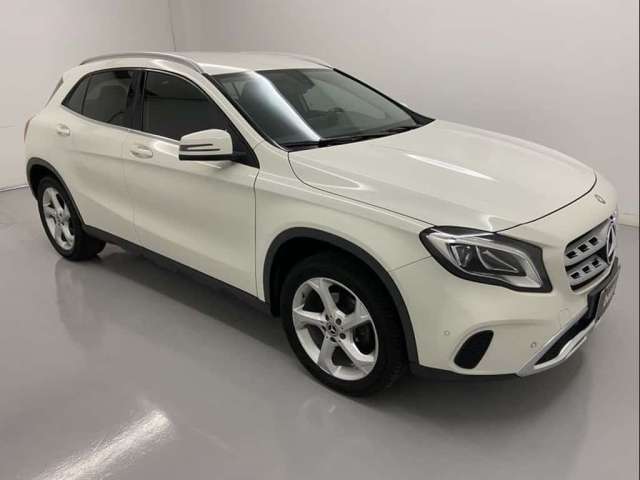 Mercedes-Benz GLA 200 1.6 CGI FLEX ADVANCE 7G-DCT