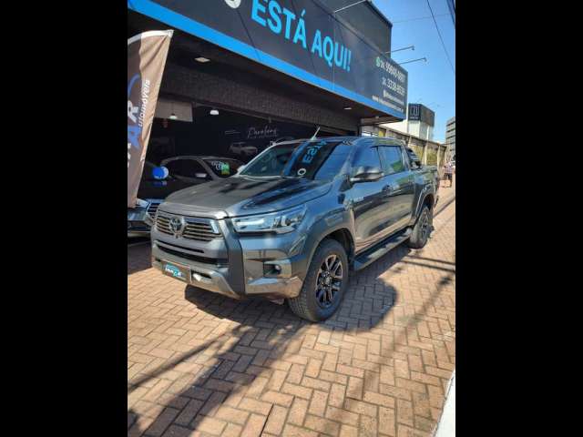 TOYOTA HILUX CD Conquest 4x4 2.8  Die.Aut