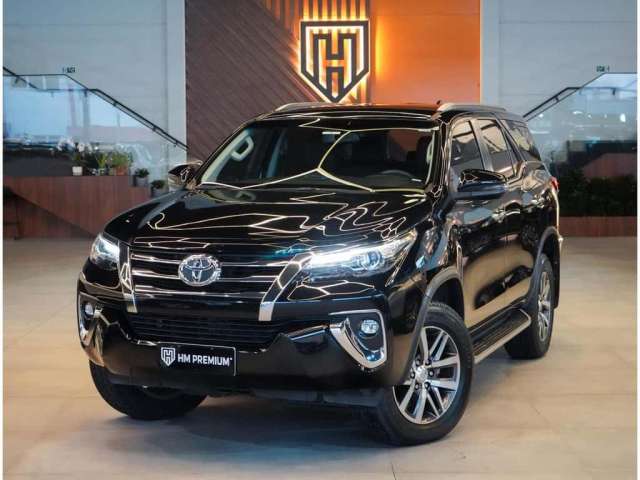 Toyota Hilux SW4 Toyota Hilux SW4 SRX 4x4 2.8 TDI Diesel Automático 2020 - Preta - 2019/2020