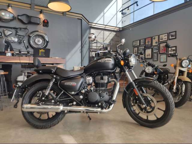 Royal Enfield Meteor 350 Stellar Black