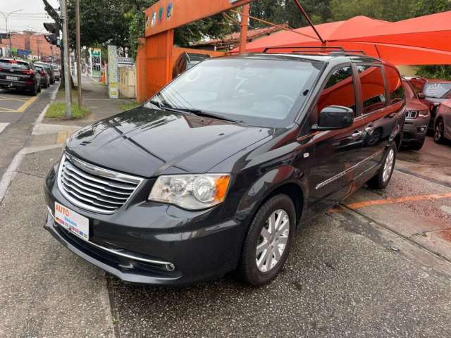 CHRYSLER TOWN & COUNTRY