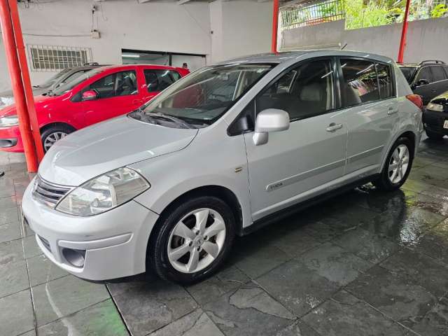 Nissan Tiida Automático Teto Solar 2011