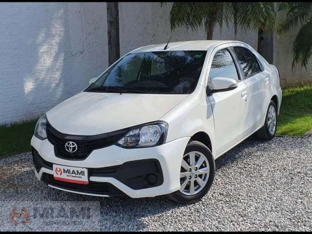 Toyota Etios X-Plus 1.5 - Branca - 2020/2021