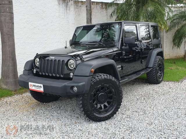 Jeep Wrangler Sport Unlimited 3.6 V6 - Preta - 2014/2014