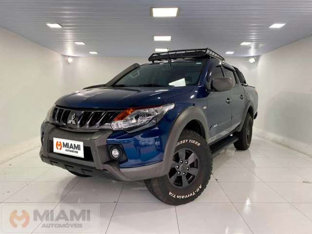 Mitsubishi L200 Triton Savana 2.4 4x4 - Azul - 2021/2022