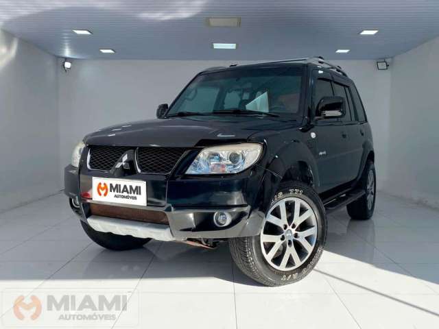 Mitsubishi Pajero TR4 2.0 4x4 - Preta - 2014/2015