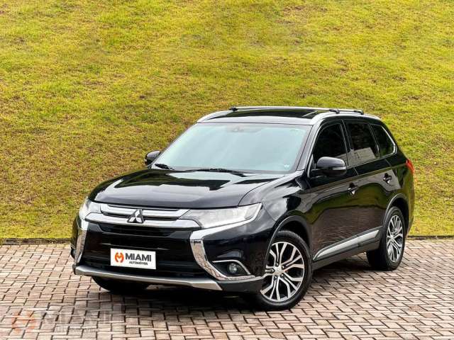 Mitsubishi Outlander 2.2 Turbodiesel - Preta - 2016/2017