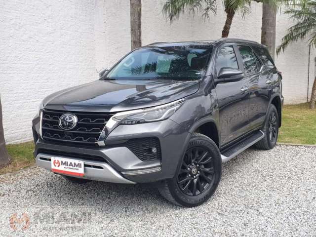 Toyota Hilux SW4 SRX 2.8 - Cinza - 2021/2021