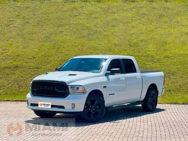 Ram 1500 Classic Laramie 5.7 V8 - Branca - 2022/2022