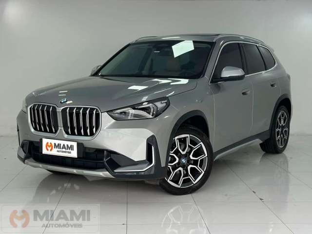 BMW X1 sDrive20i X-Line 2.0 - Prata - 2023/2023