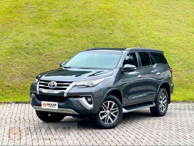 Toyota Hilux SW4 SW4 SRX 2.8 4x4 - Cinza - 2020/2020