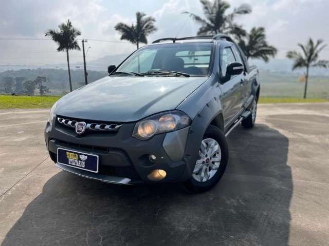 Fiat Strada  Adventure 1.8/ 1.8 LOCKER Flex CE - Cinza - 2012/2013