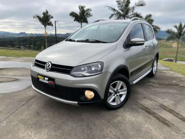 Volkswagen CrossFox 1.6 Mi Total Flex 8V 5p  - Prata - 2010/2011