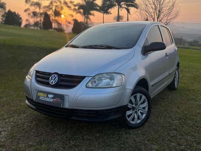 Volkswagen Fox City 1.0Mi Total Flex 8V 5p  - Prata - 2008/2009