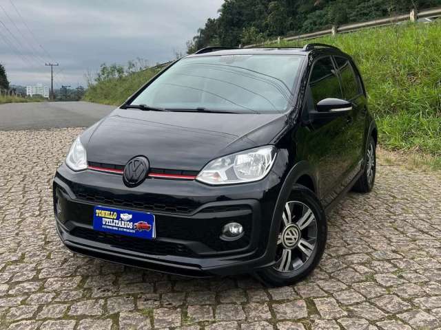 Volkswagen Up cross 1.0 TSI Total Flex 12V 5p  - Preta - 2017/2018