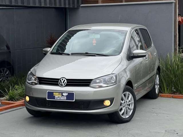 Volkswagen Fox PRIME/Higli. 1.6 Total Flex 8V 5p  - Prata - 2012/2013