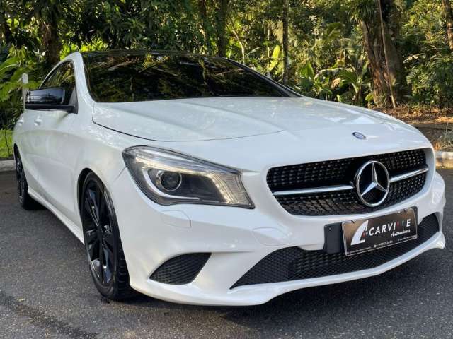 Mercedes-Benz CLA 200 Urban 2015.  IMPECÁVEL