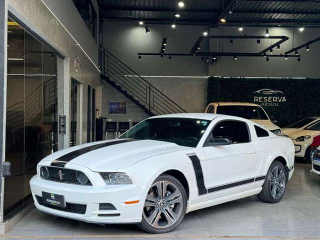 FORD MUSTANG V6 2013