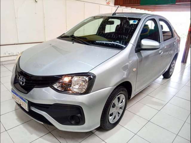 Toyota Etios Toyota Etios X Sedan 1.5 Flex 2019/2020 Manual - Prata - 2018/2019