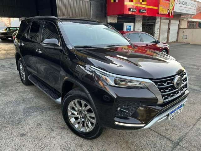 TOYOTA  HILUX SW4 SRX  2.8 TDI 4X4  AUT 7L  (DIESEL) 2021/2022 