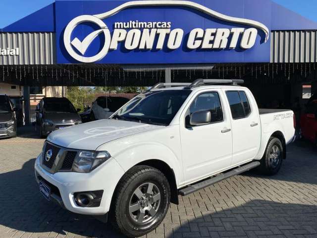 Nissan Frontier SV AT.CD 4x4 2.5 TB Diesel Mec.  - Branca - 2014/2015