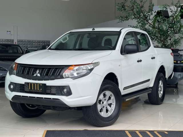 Mitsubishi L200 Triton Sport GLX 2.4 CD Diesel Mec.