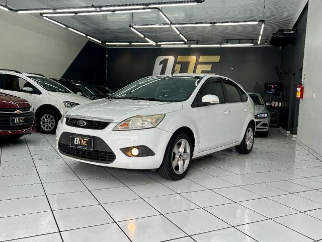 FOCUS HATCH 1.6 GLX