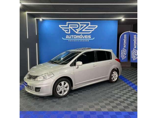 Nissan Tiida SL 1.8/1.8 Flex 16V  Mec.  - Prata - 2012/2013