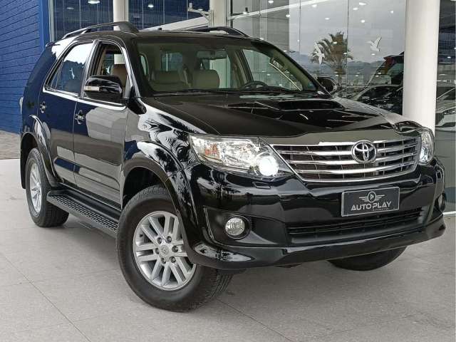 Toyota Hilux SW4 SRV D4-D 4x4 3.0 TDI Dies. Aut  - Preta - 2014/2015