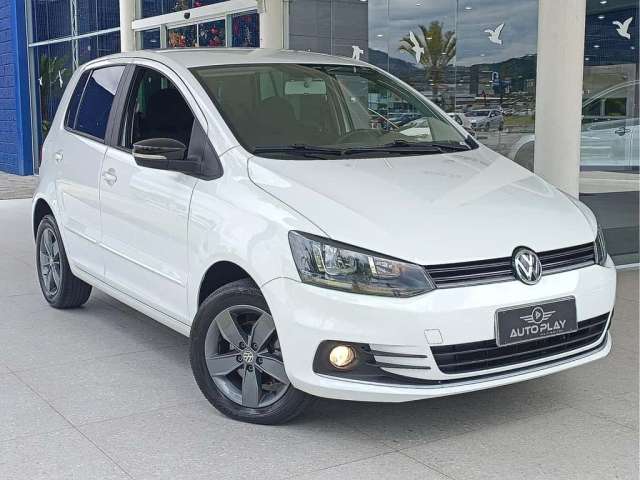 Volkswagen Fox Connect 1.6 Flex 8V 5p  - Branca - 2018/2018