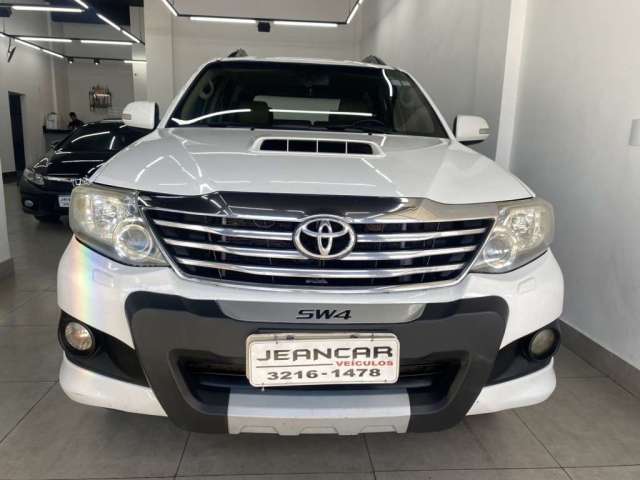 TOYOTA HILUX SW4