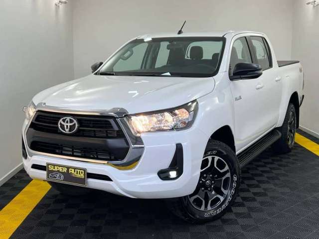 Toyota Hilux SR 4X4, 4 PNEUS NOVOS! - Branca - 2022/2022