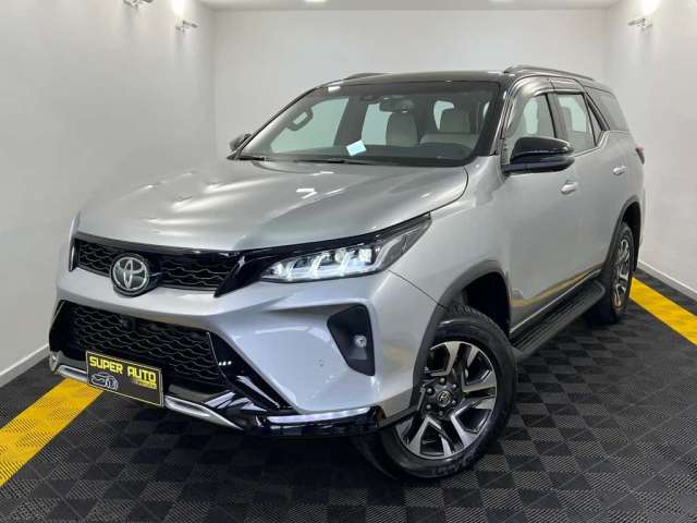 Toyota Hilux SW4 SW4 DIAMOND - Prata - 2023/2024