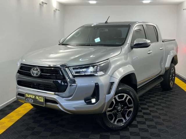 Toyota Hilux SRX PLUS 2.8T 204CV - Prata - 2023/2024