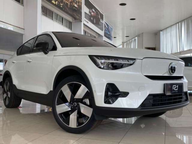 VOLVO C40