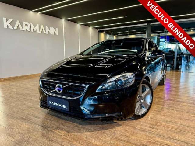 V40 T-4 MOMENTUM 2.0 Aut.